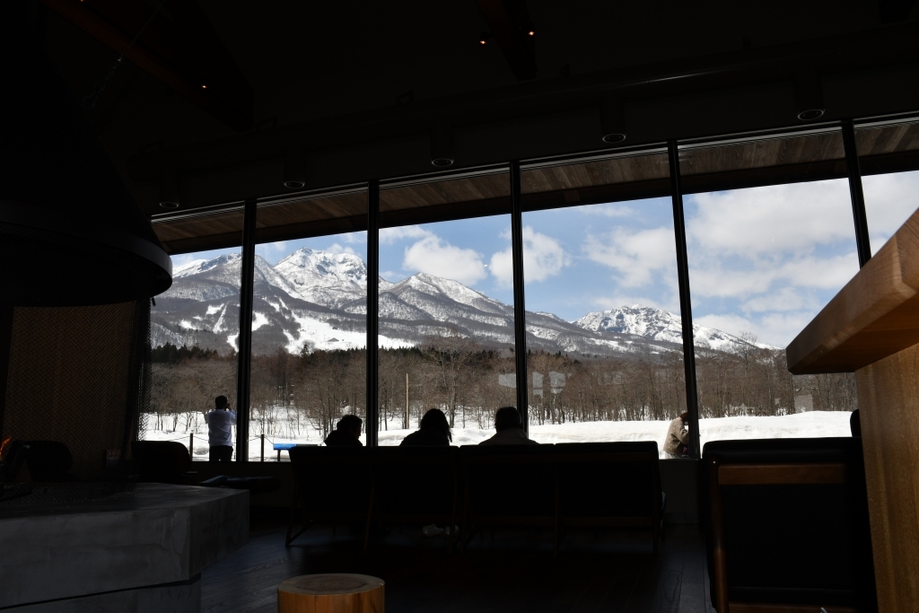 #休憩室からの妙高山の景色