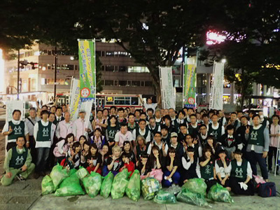 写真:クリーンアップ活動の集合写真