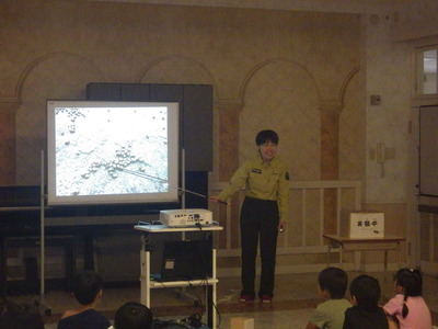 小学校での出前講座の一コマ