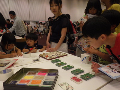 どのスタンプを押そうかな記念カードづくり