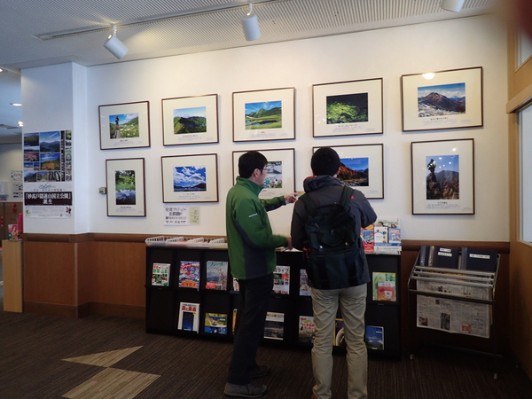 40点の写真を展示中