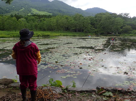 ジョレンを落とす位置を調整中