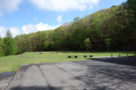 志賀高原歴史記念館の芝生広場
