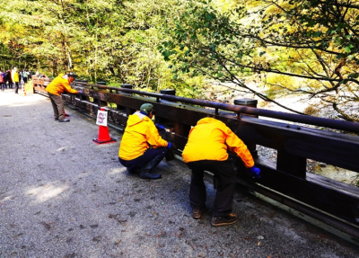 落ち葉掃きの様子